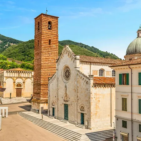 Golden Luxe - Luxury Penthouse Duomo View * Pietrasanta