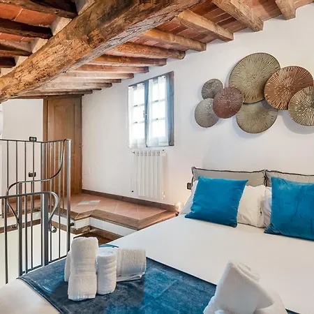 Golden Luxe - Luxury Penthouse Duomo View Pietrasanta